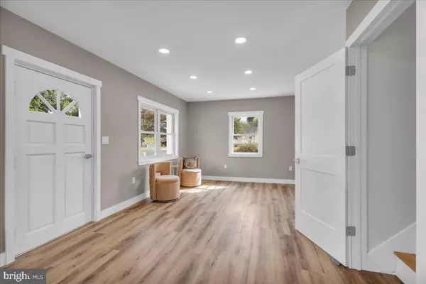 Monroeville, NJ 08343,242 CLAYTON AVE