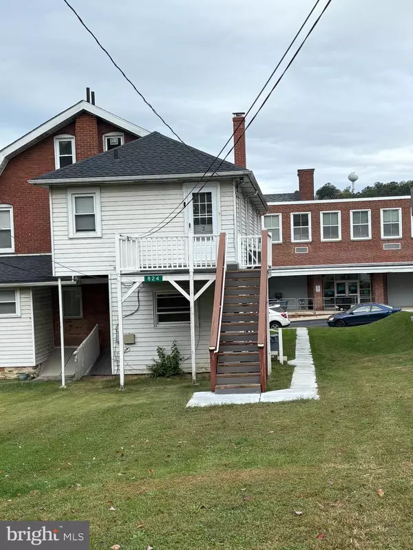 Coatesville, PA 19320,824 STIRLING ST