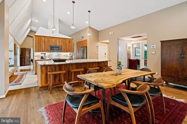 Great Falls, VA 22066,9706 BEACH MILL RD