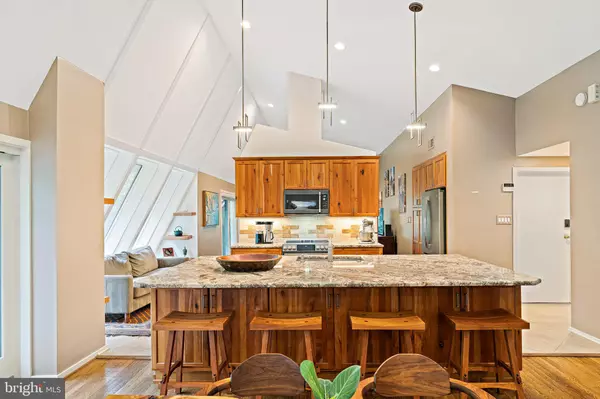 Great Falls, VA 22066,9706 BEACH MILL RD