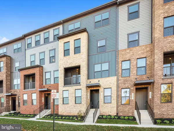 Chantilly, VA 20151,14439 ALBEMARLE POINT PL