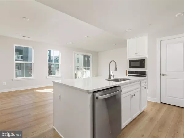 Chantilly, VA 20151,14439 ALBEMARLE POINT PL