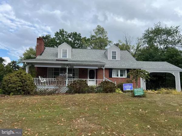 2264 HORSESHOE DR, Pottstown, PA 19464