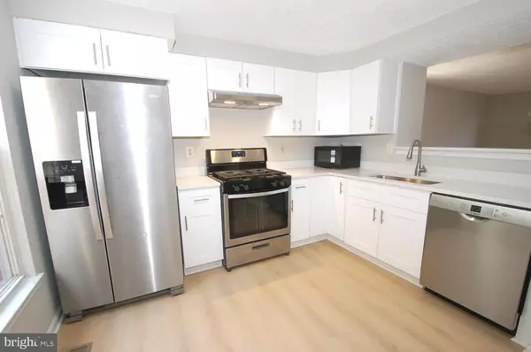 Laurel, MD 20723,8916 PEMBROOK WOODS