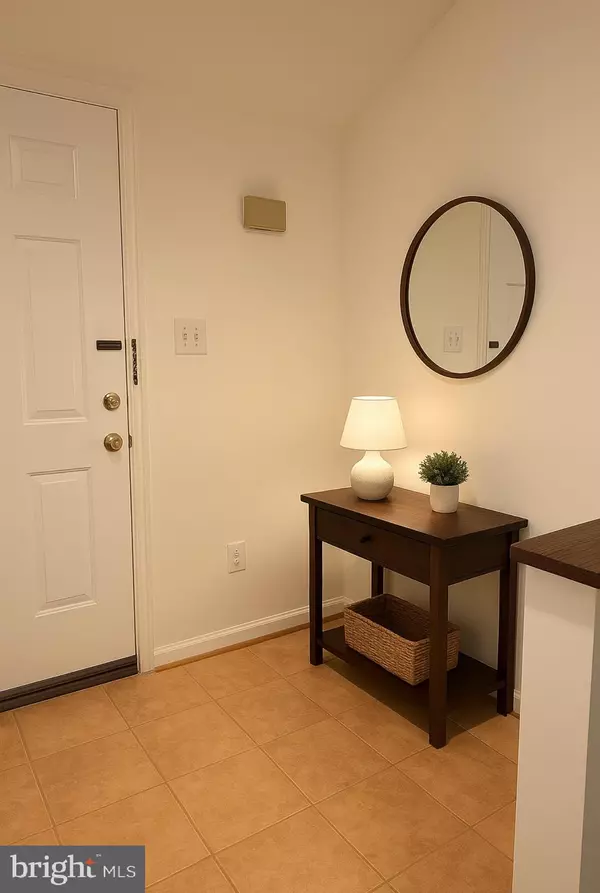 Olney, MD 20832,18251 LEMAN LAKE DR #606