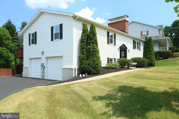 Boalsburg, PA 16827,1432 WILLOWBROOK DR