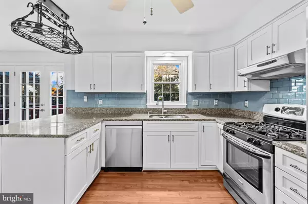 Fairfax, VA 22033,11906 INVERNESS CT