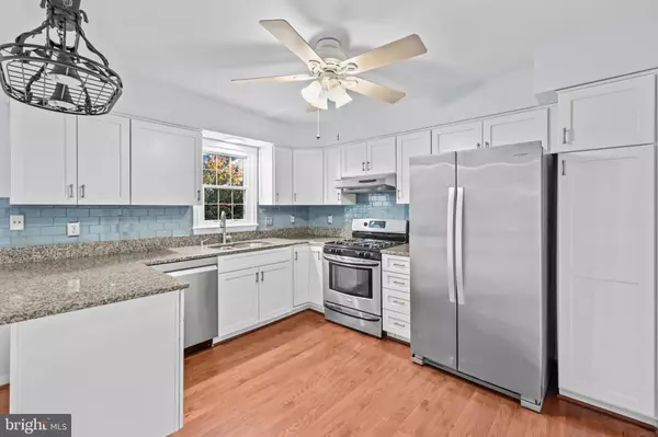 Fairfax, VA 22033,11906 INVERNESS CT