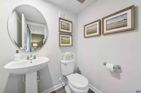 Charlottesville, VA 22902,109 OLDFIELD DR