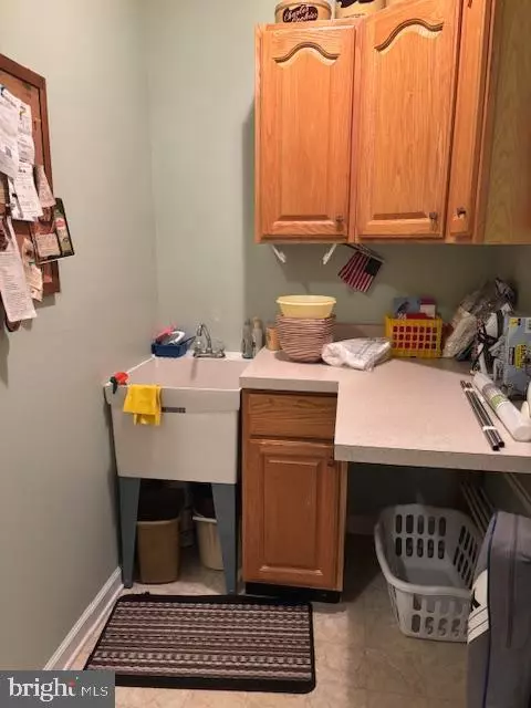 Columbus, NJ 08022,51 COUNTRY LN