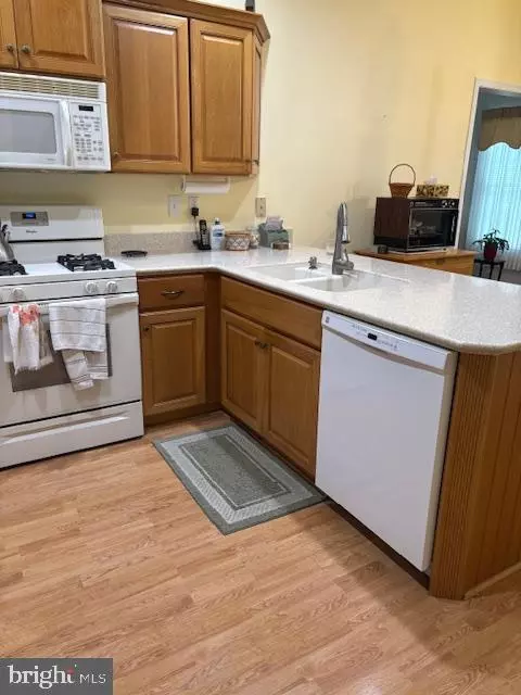 Columbus, NJ 08022,51 COUNTRY LN