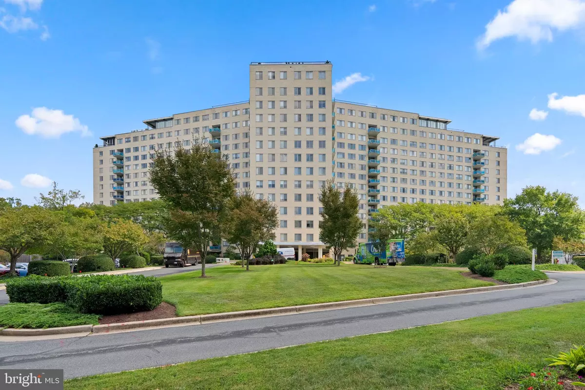 Rockville, MD 20852,10401 GROSVENOR PL #413