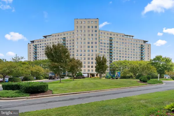 10401 GROSVENOR PL #413, Rockville, MD 20852