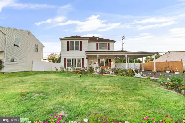 73 GRAYSTONE LN, Levittown, PA 19055