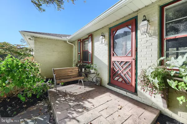 York, PA 17402,4079 WILSHIRE DR