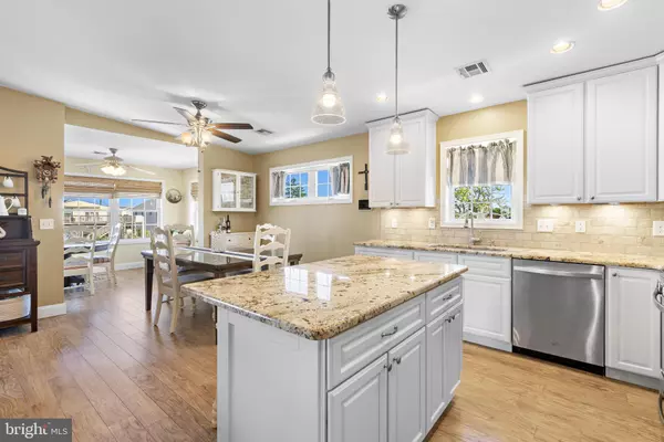 Tuckerton, NJ 08087,20 W NAVASINK DR