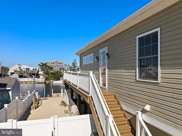 Tuckerton, NJ 08087,20 W NAVASINK DR