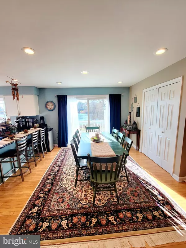 Linwood, NJ 08221,2 LAKE DR