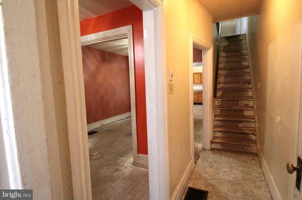 Harrisburg, PA 17102,1421 PENN ST