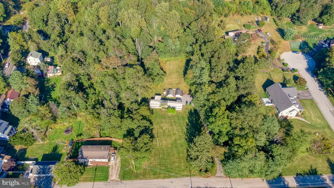 5 SHAUB RD, New Freedom, PA 17349