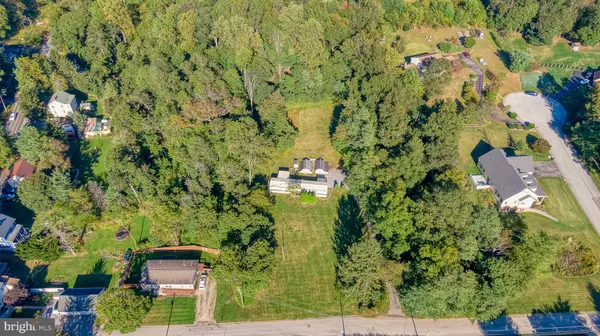 5 SHAUB RD, New Freedom, PA 17349