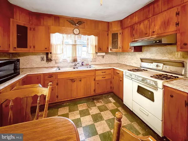 Trenton, NJ 08620,446 ROUTE 156