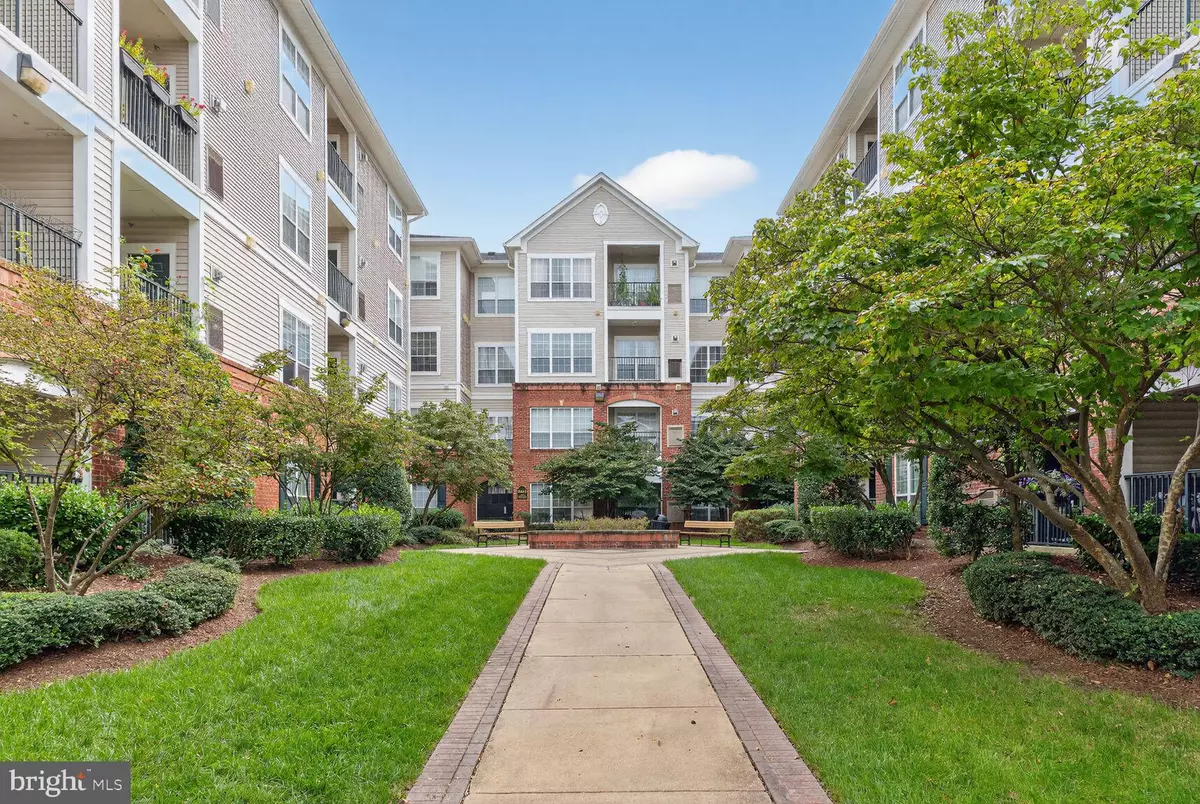 Alexandria, VA 22304,4850 EISENHOWER AVE #201