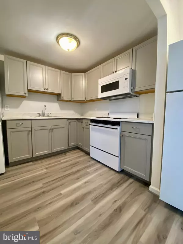 Philadelphia, PA 19147,901 S 2ND ST #B
