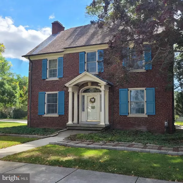 15 HIGHLAND AVE, Hanover, PA 17331