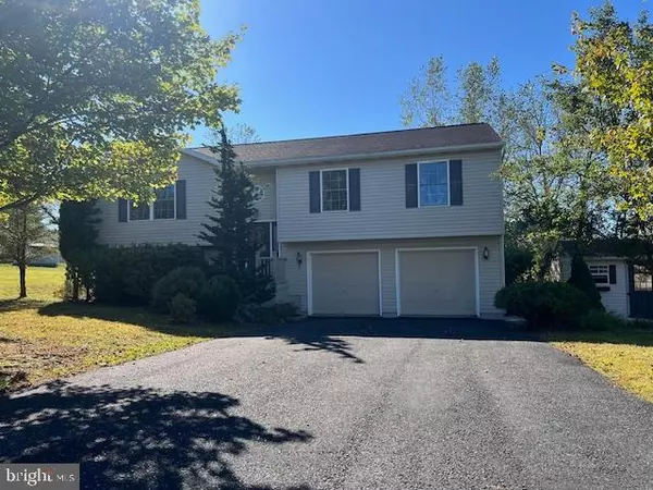 1371 TEEPEE DR, Auburn, PA 17922