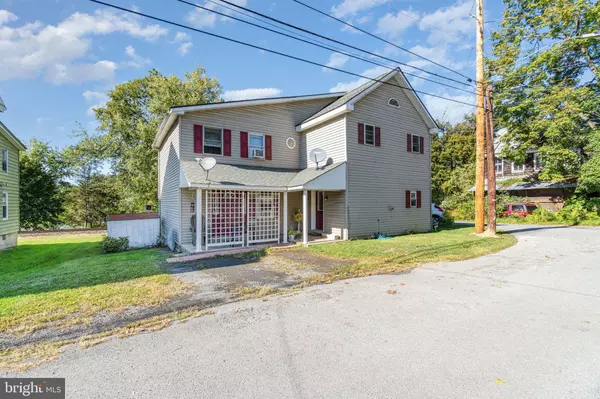 349 RIVER RD, Dalmatia, PA 17017