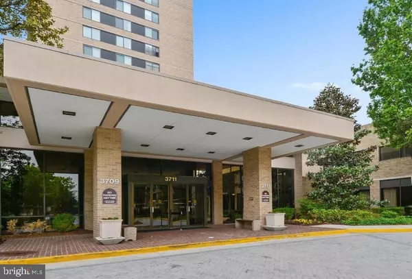 3709 S GEORGE MASON DR #1610 E, Falls Church, VA 22041