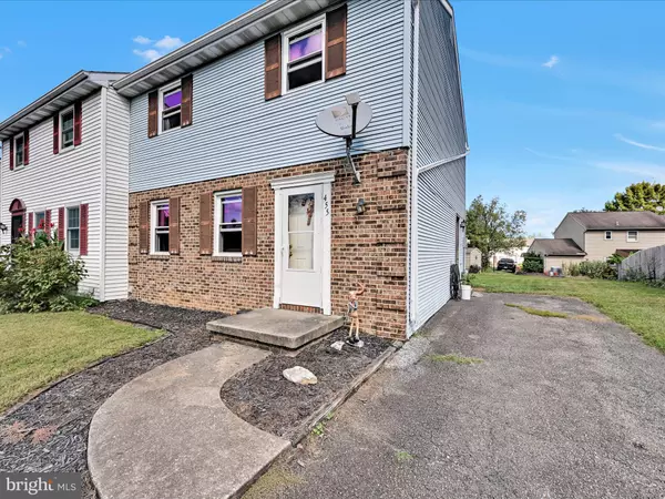 455 GARLAND CIR, Lancaster, PA 17602