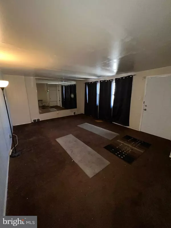 Camden, NJ 08104,2435 WAINWRIGHT ST