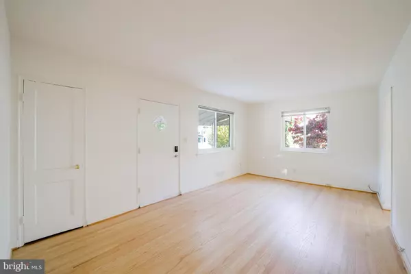 Bethesda, MD 20817,5917 ROLSTON RD