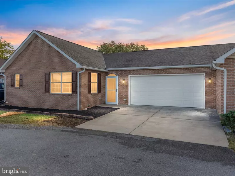 21 COURTNEY CIR #A-2, Strasburg, VA 22657