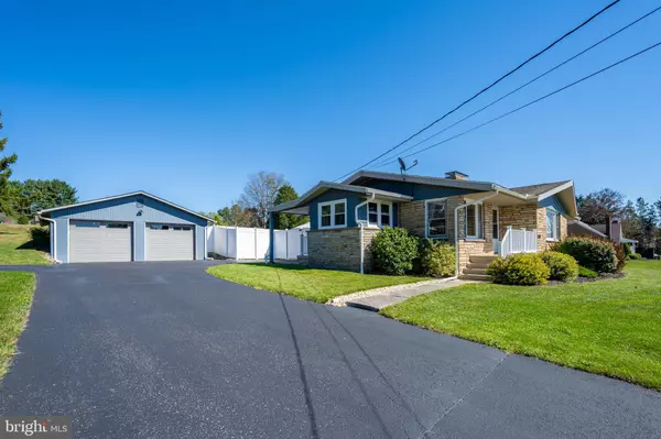 Oakland, MD 21550,445 DENNETT RD