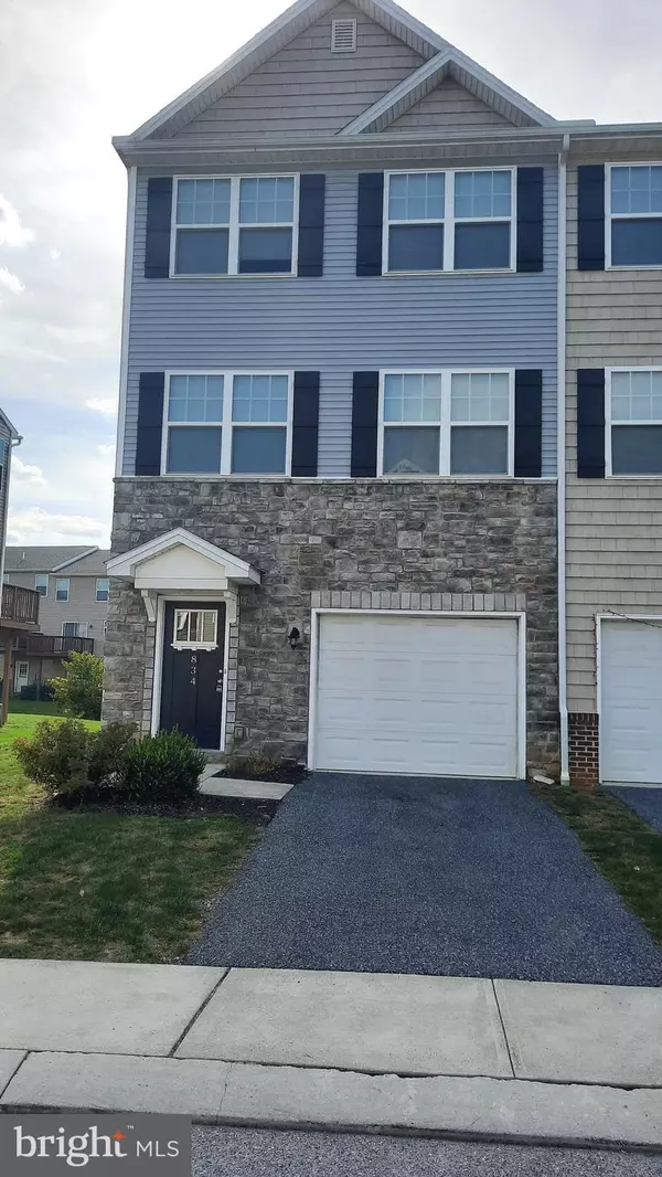 834 ADMIRALS QUAY DR, Mechanicsburg, PA 17050