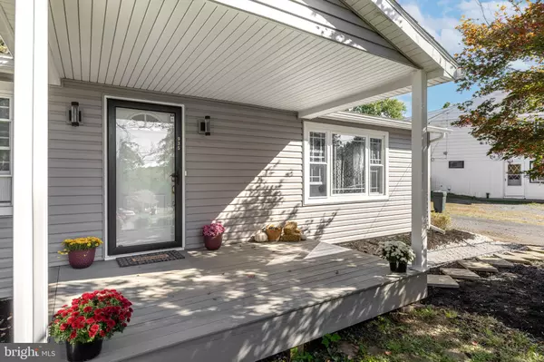 Boalsburg, PA 16827,935 OAK HALL ST