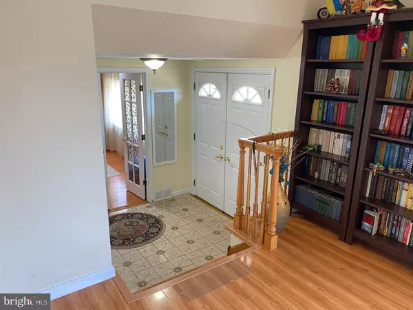 Philadelphia, PA 19116,808 DENSMORE RD