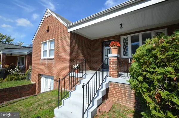 210 PEABODY ST NE, Washington, DC 20011