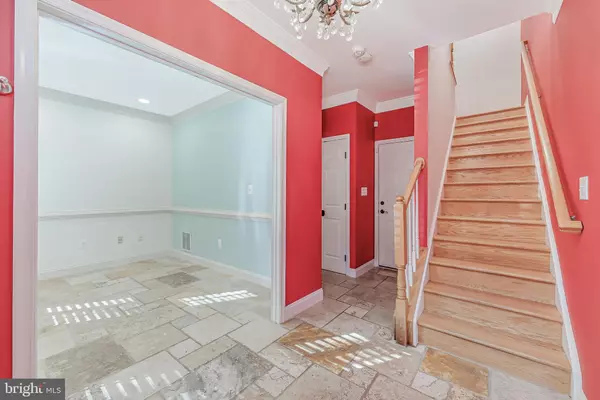 Alexandria, VA 22314,624 N PITT ST