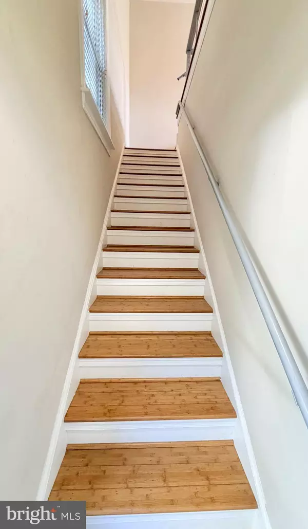 Alexandria, VA 22302,3359 MARTHA CUSTIS DR