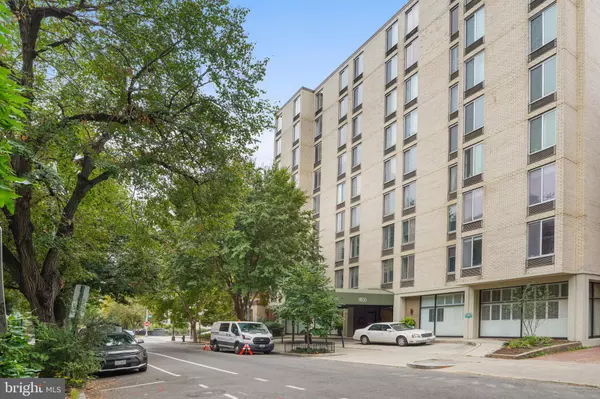 Washington, DC 20009,1800 R ST NW #206