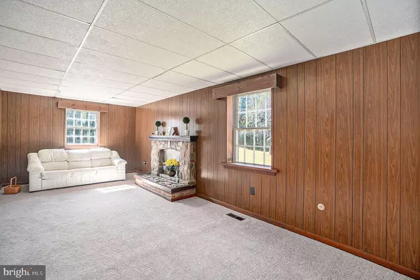 Newtown Square, PA 19073,202 BARREN RD