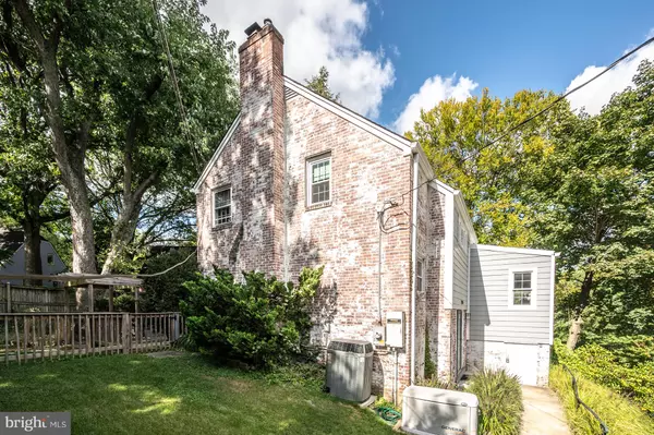 Arlington, VA 22207,2460 N UTAH ST