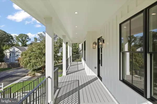 Arlington, VA 22207,2541 23RD RD N