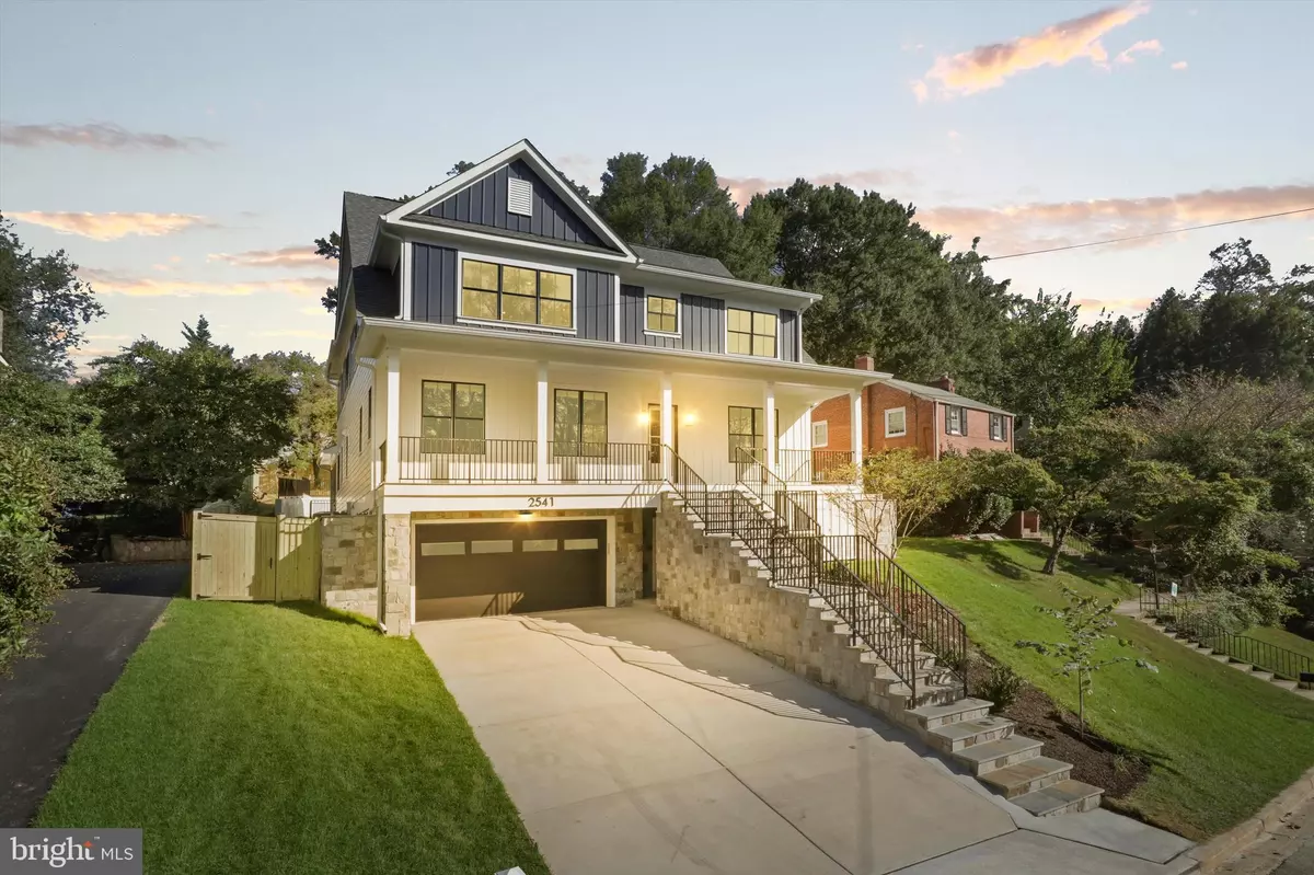 Arlington, VA 22207,2541 23RD RD N