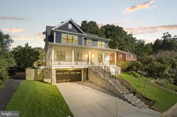 2541 23RD RD N, Arlington, VA 22207