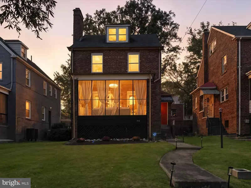 2717 BRANCH AVE SE, Washington, DC 20020